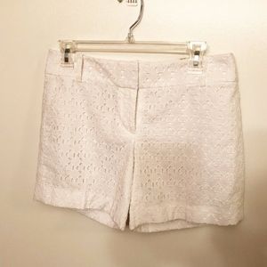 LOFT   white geometric eyelet shorts size00 NWT